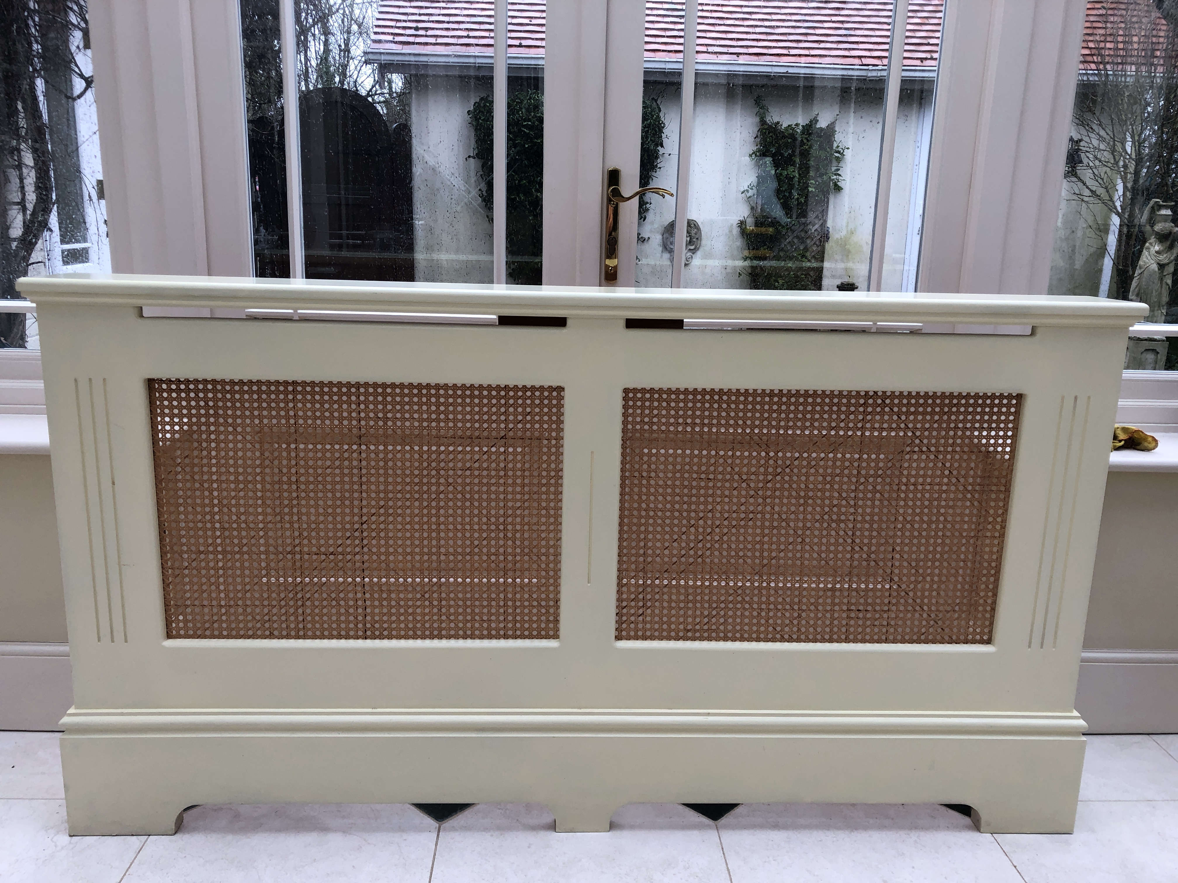 Radiator cover front